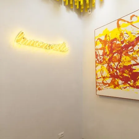 לינה וארוחת בוקר Limoncello 3*
